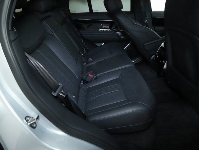 Certified 2025 Land Rover Range Rover SE image 28