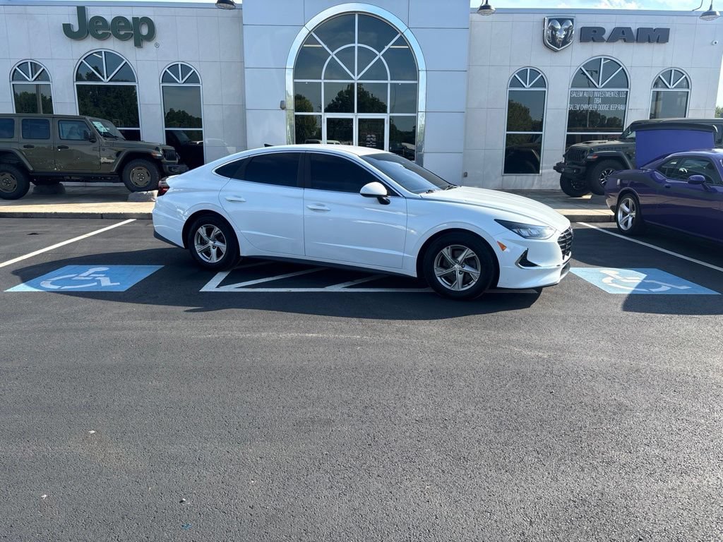 Used 2021 Hyundai Sonata SE w/ Preferred Accessory Package FWD image 2
