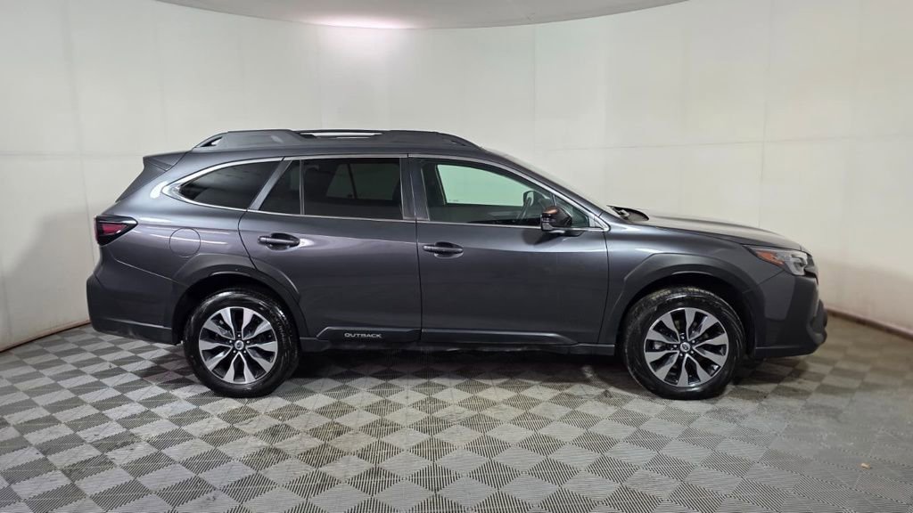Used 2023 Subaru Outback Limited image 8