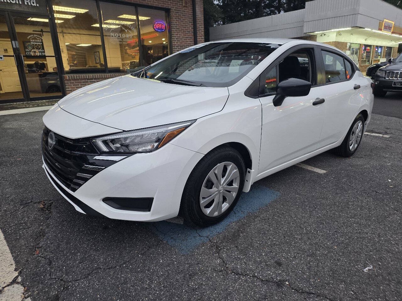 Used 2025 Nissan Versa S w/ Trunk Package FWD image 2