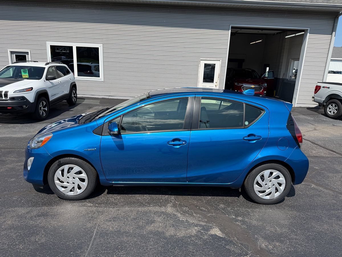 Used 2015 Toyota Prius C Two FWD image 2