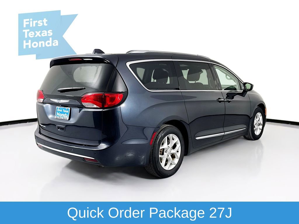 Used 2019 Chrysler Pacifica Touring-L Plus w/ Tire & Wheel Group image 7