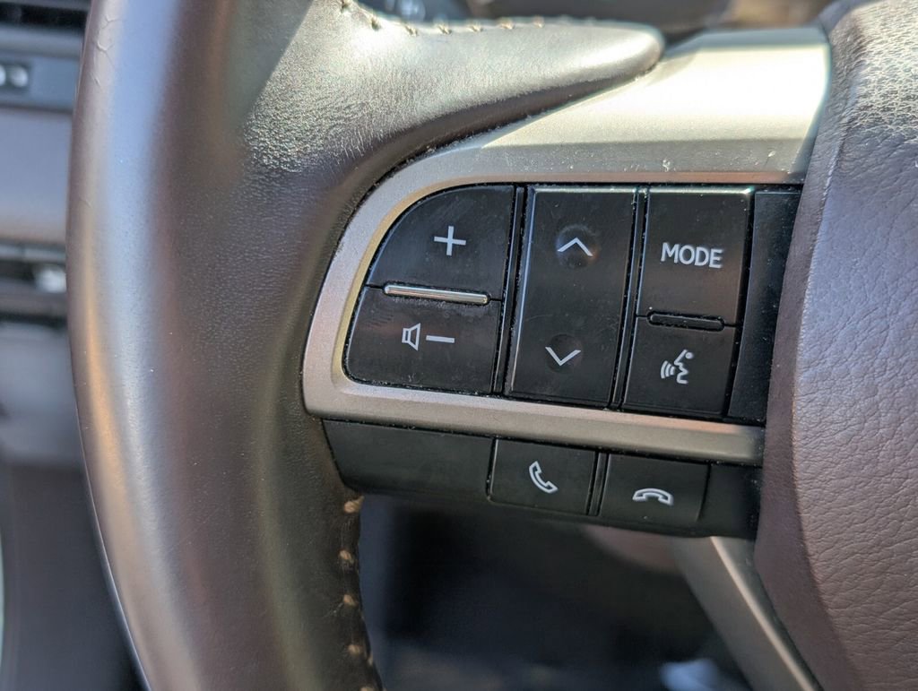 Used 2017 Lexus RX 450h AWD image 32