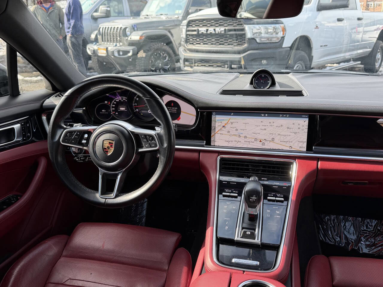 Used 2017 Porsche Panamera image 41