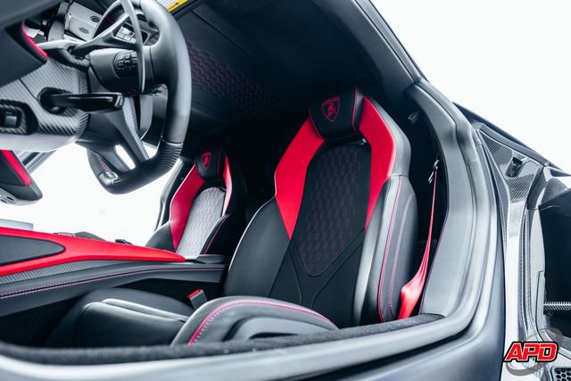 Used 2025 Lamborghini Revuelto AWD/4WD image 5