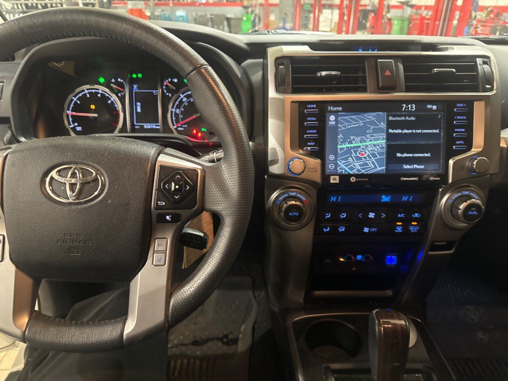 Used 2020 Toyota 4Runner Limited AWD/4WD image 11