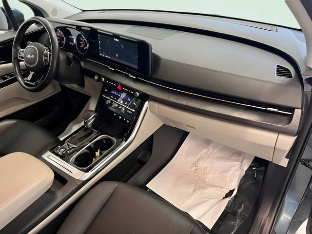 Used 2024 Kia Carnival EX FWD image 16