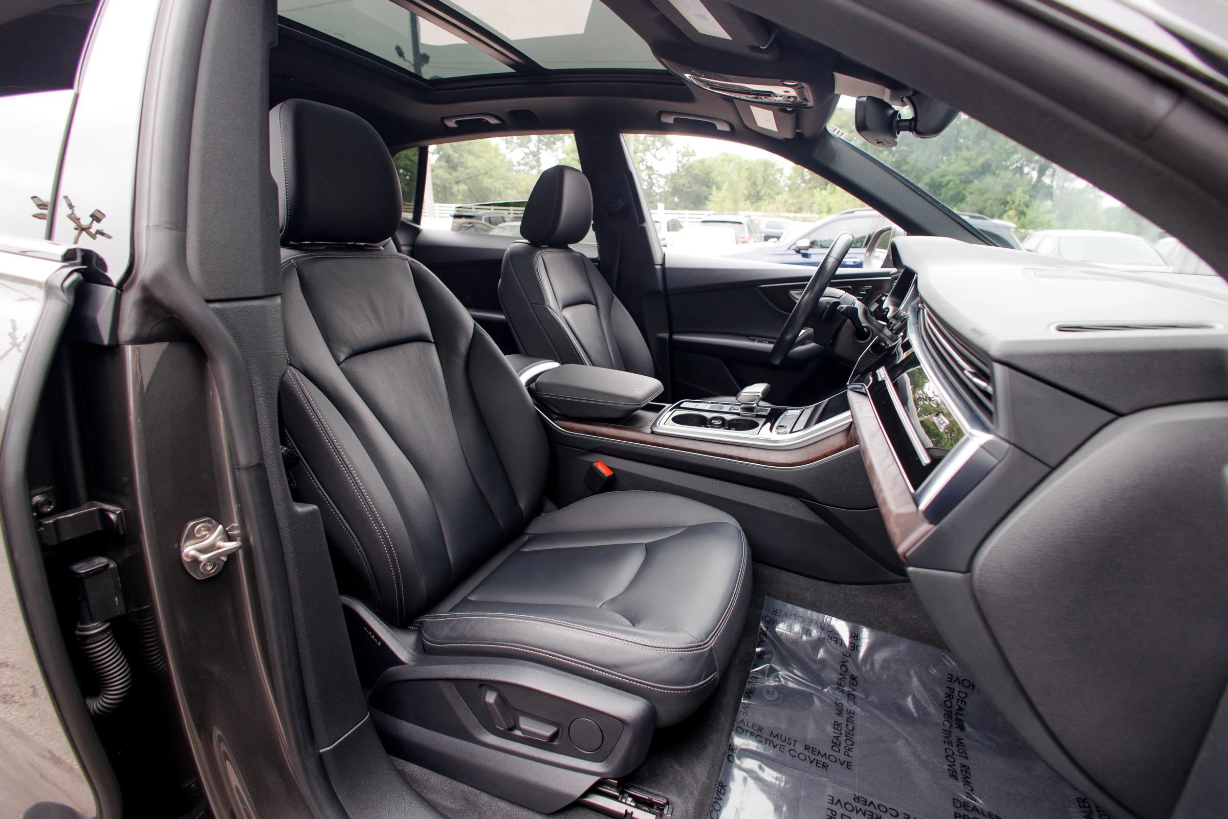 Used 2020 Audi Q8 Premium w/ Black Optic Package AWD/4WD image 29