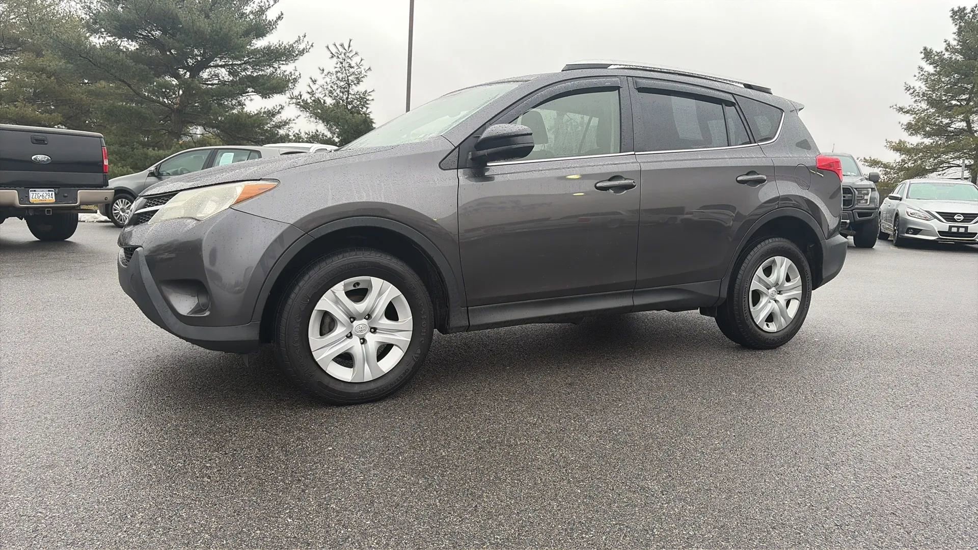 Used 2015 Toyota RAV4 LE image 3