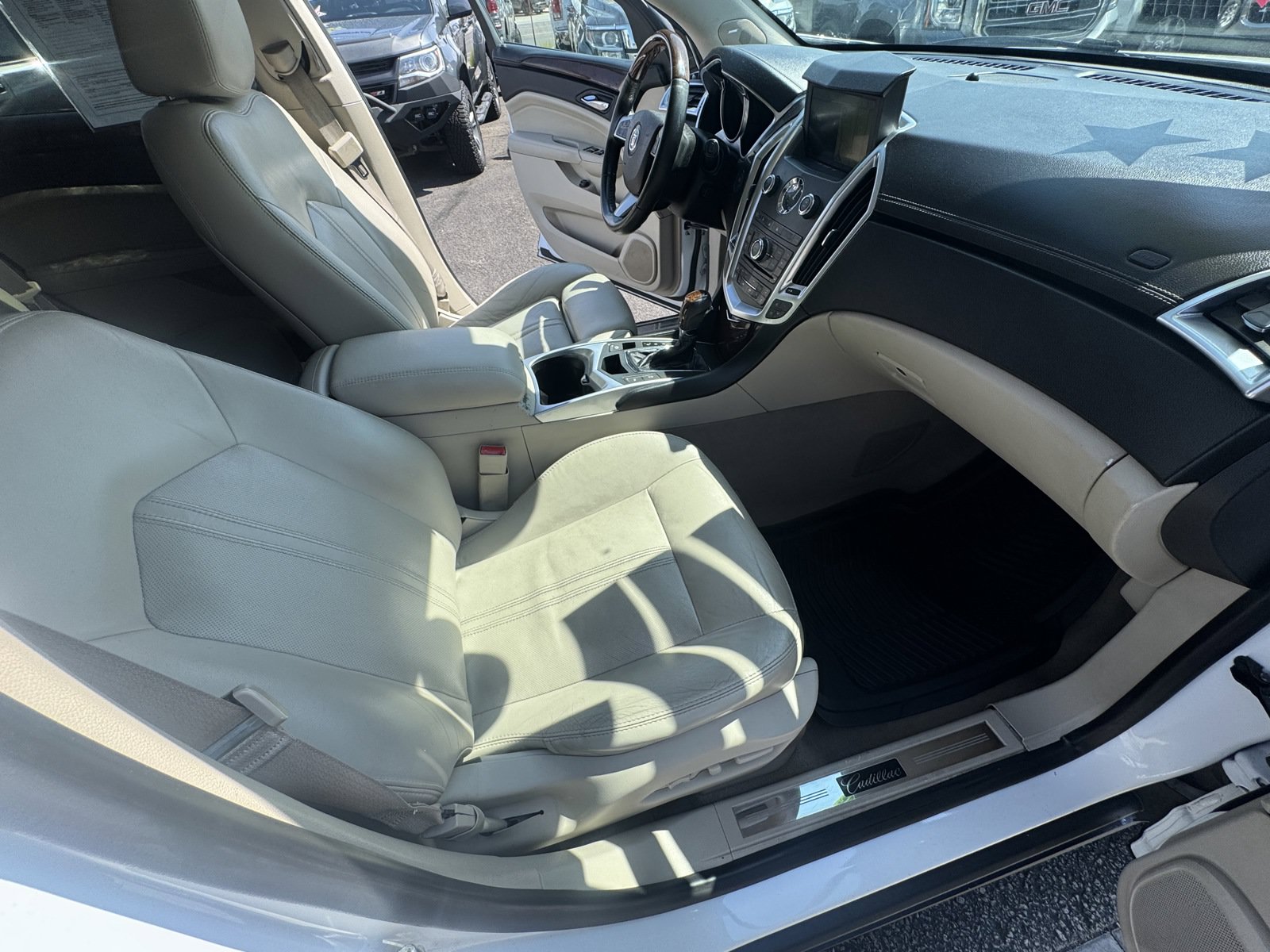 Used 2011 Cadillac SRX Premium AWD/4WD image 13