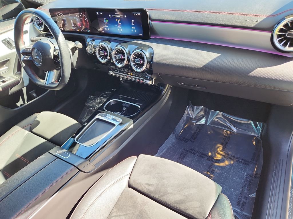 Used 2025 Mercedes-Benz CLA 250 4MATIC image 25