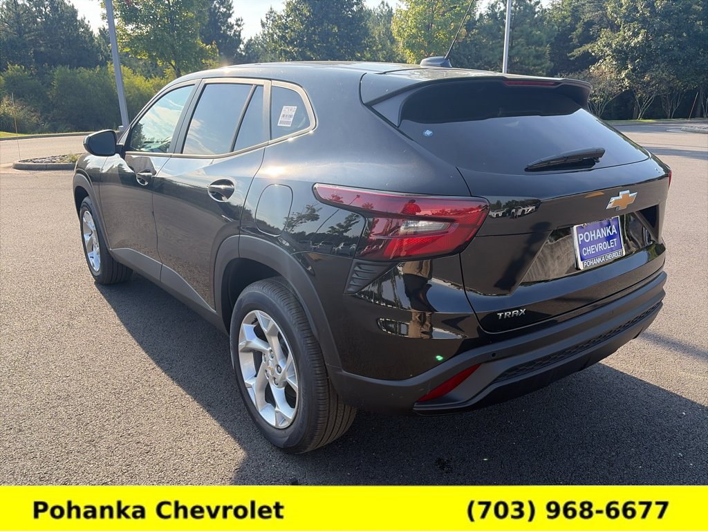 New 2026 Chevrolet Trax LS w/ LS Convenience Package FWD image 5
