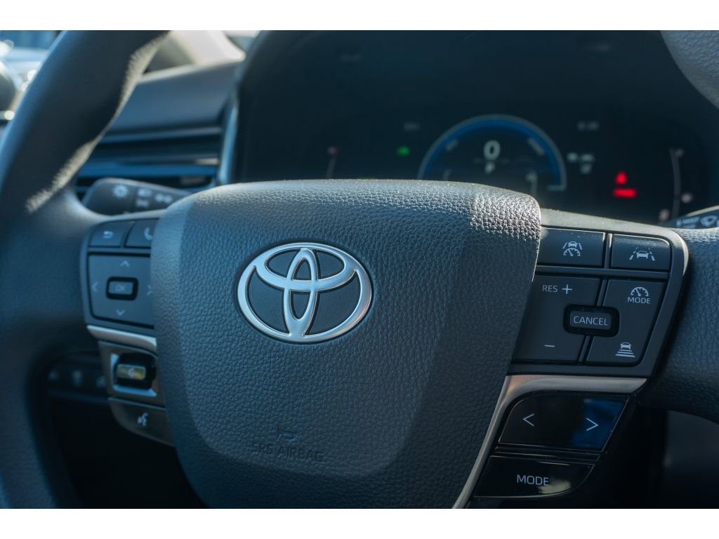 Used 2025 Toyota Camry LE FWD image 28