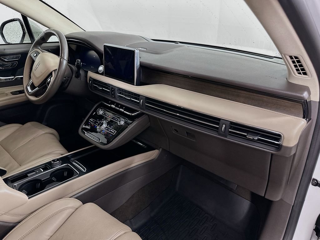 Used 2022 Lincoln Corsair Reserve w/ Equipment Group 201A image 37