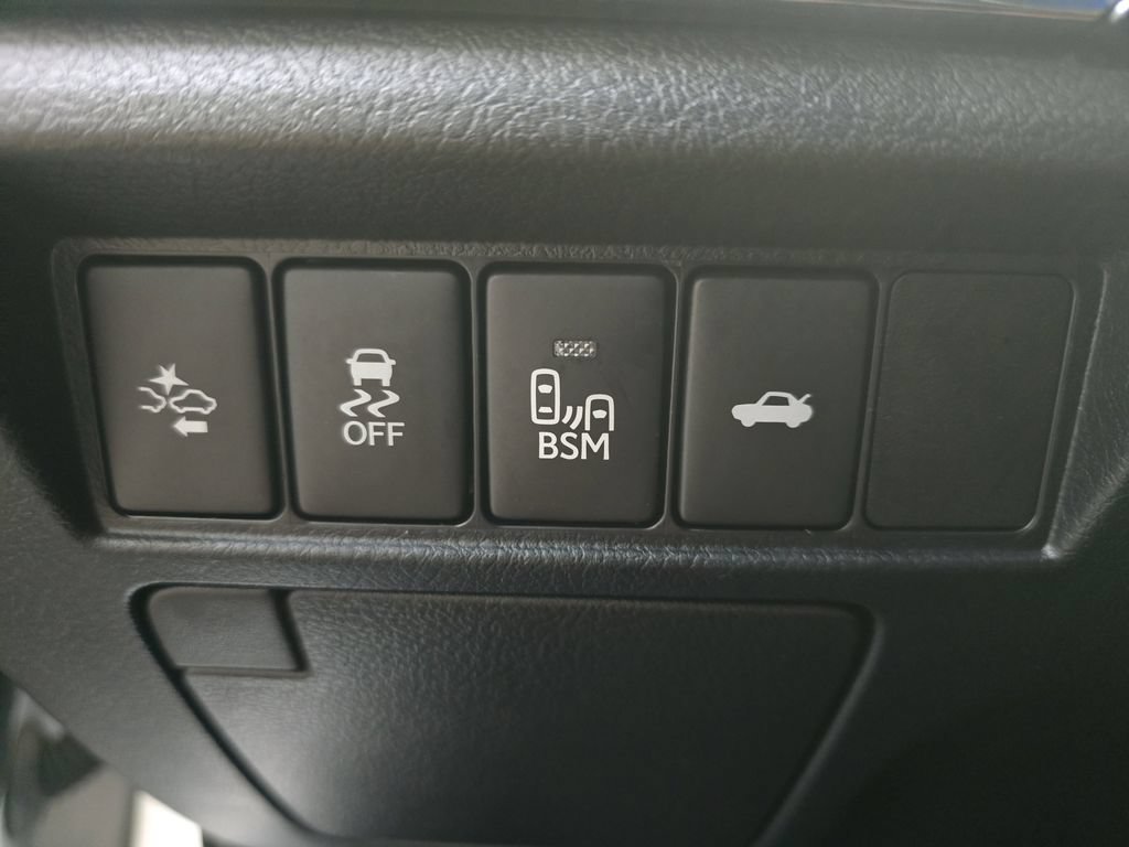 Used 2018 Toyota Avalon Touring w/ Carpet Mat Package FWD image 26
