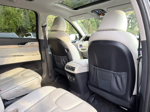 Used 2024 Hyundai Palisade Limited AWD/4WD image 19