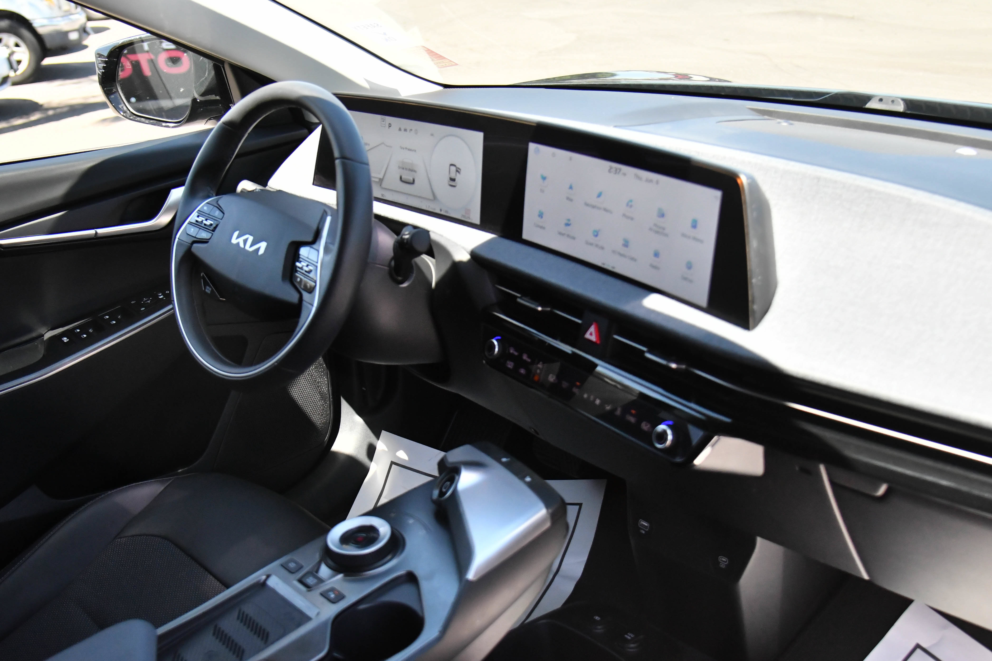 Used 2024 Kia EV6 Light RWD image 47