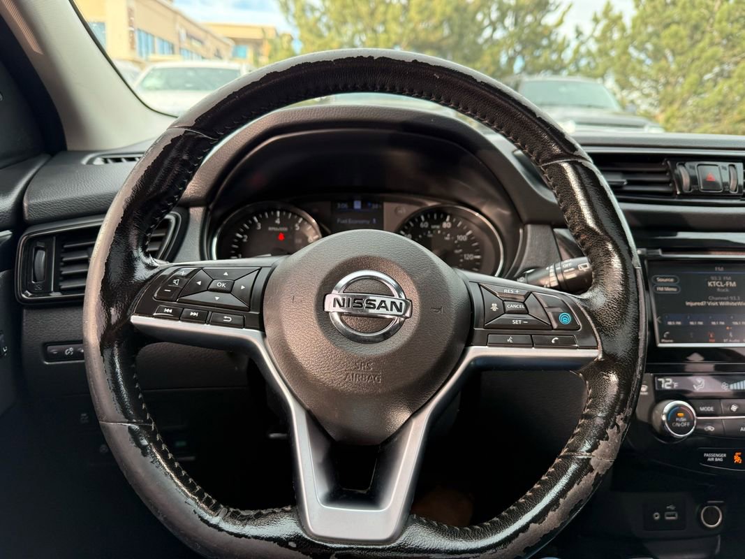 Used 2021 Nissan Rogue Sport SL w/ Premium Package image 31