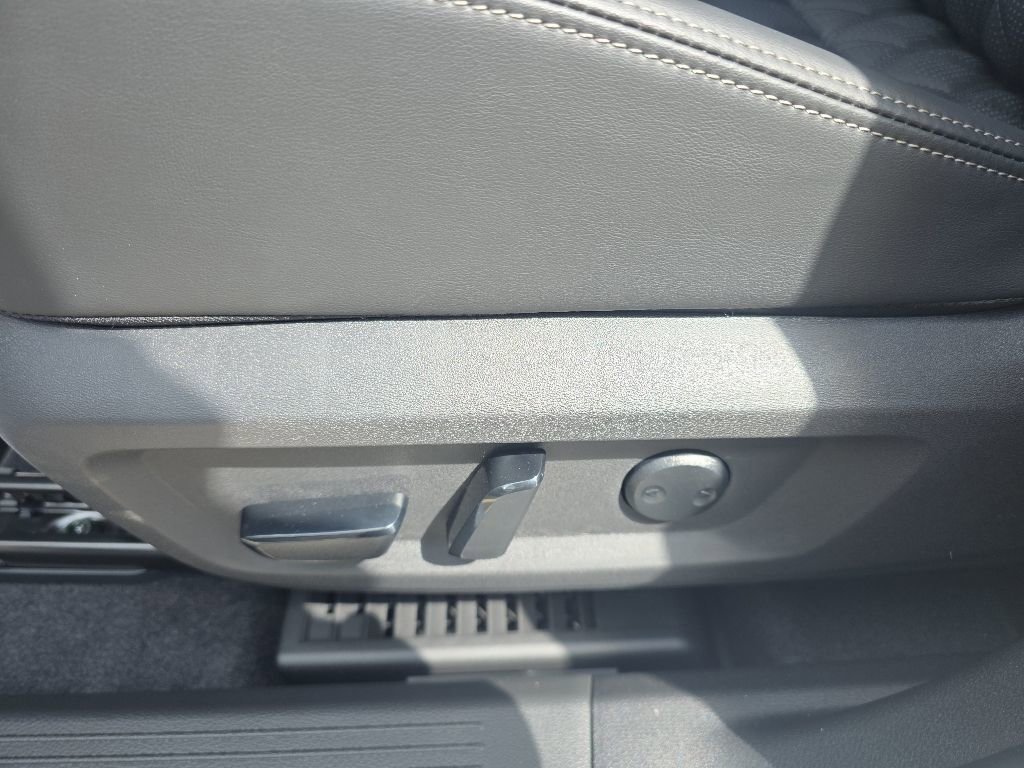 New 2026 Nissan Rogue Platinum AWD/4WD image 17
