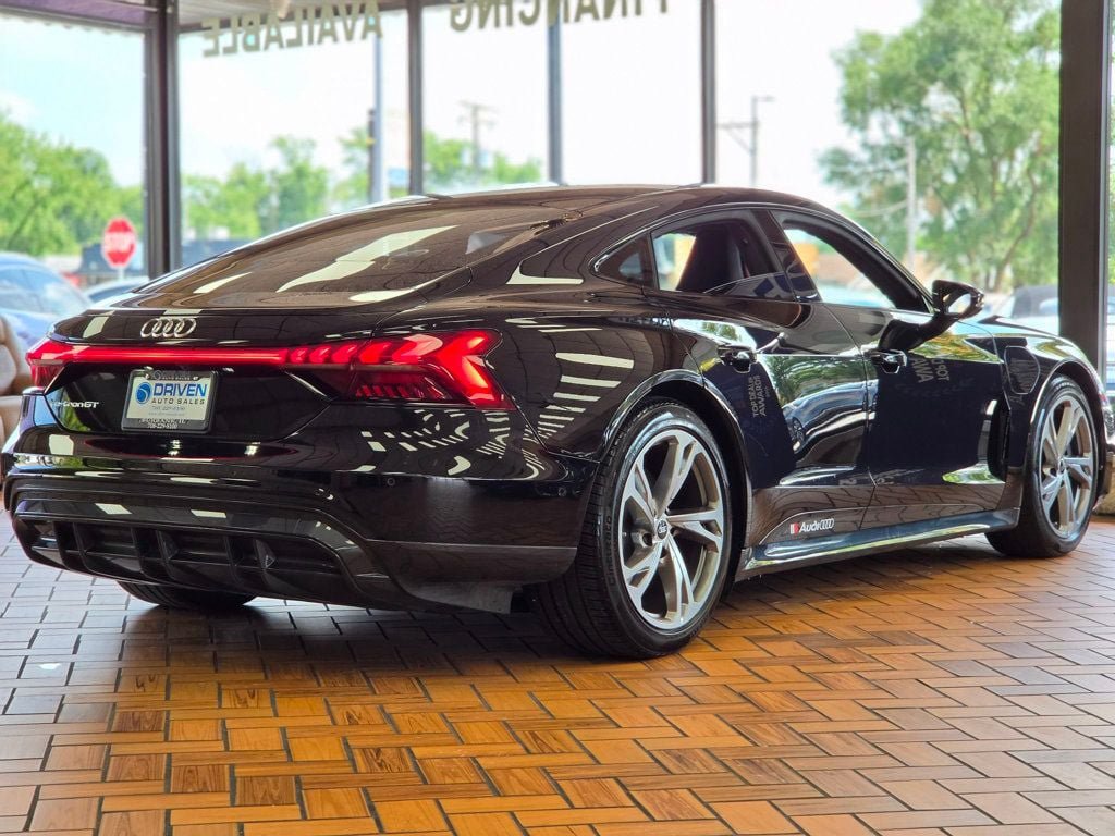Used 2024 Audi e-tron GT Prestige AWD/4WD image 9