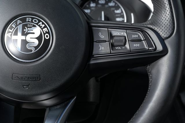 Used 2023 Alfa Romeo Stelvio Veloce image 13