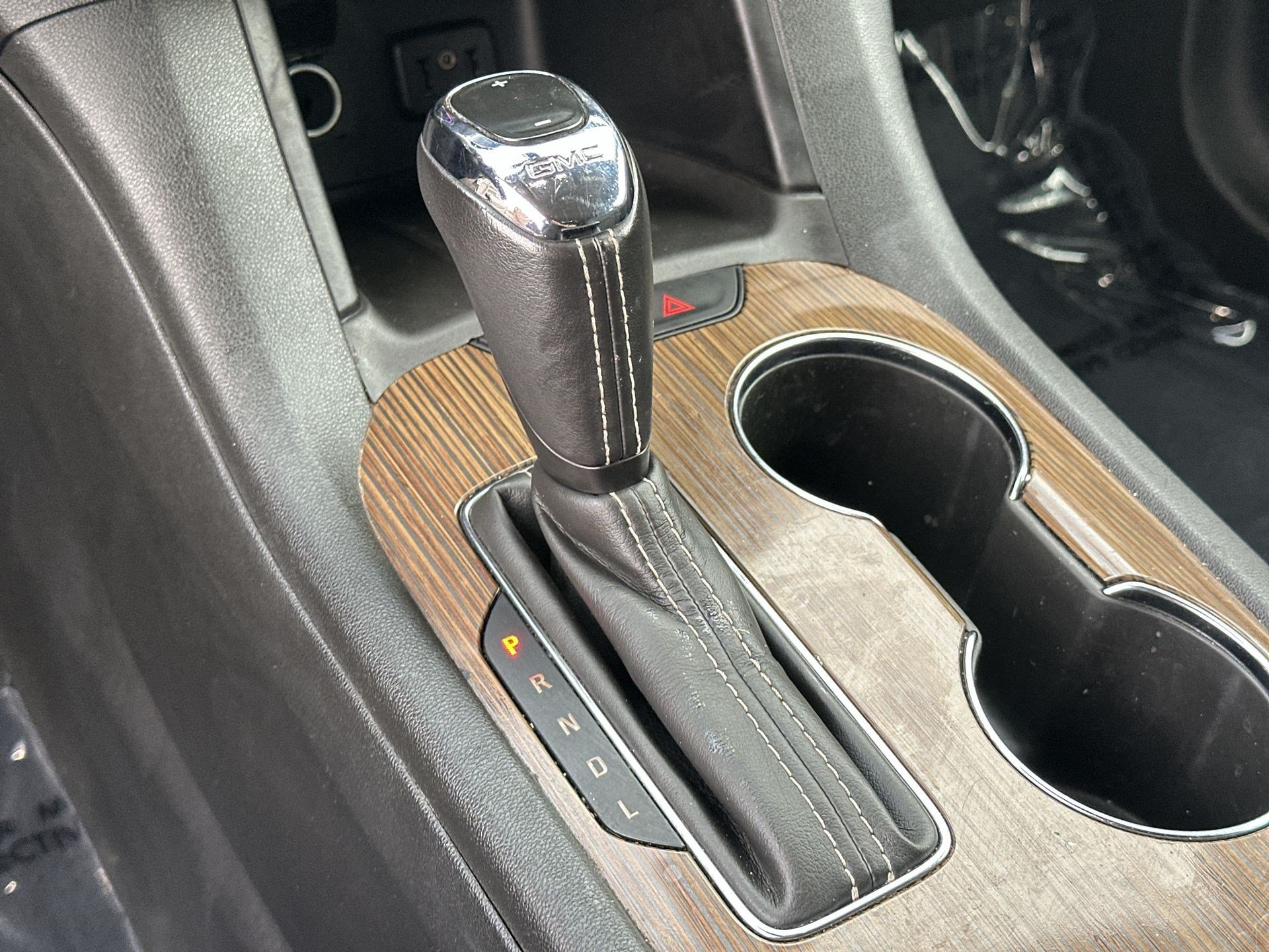Used 2019 GMC Acadia SLE FWD image 18