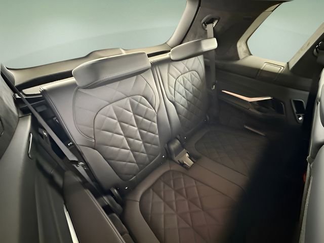 Certified 2026 BMW X7 xDrive40i w/ M Sport Package image 32