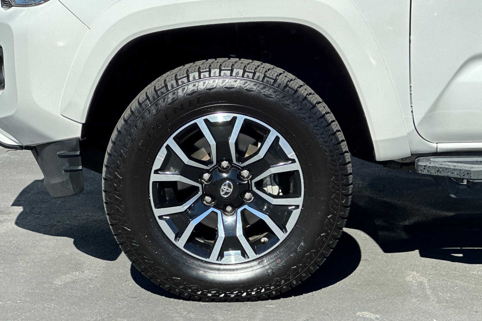 Used 2020 Toyota Tacoma SR5 image 23