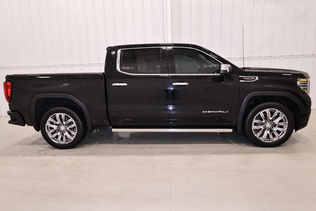 Used 2024 GMC Sierra 1500 Denali w/ Denali Reserve Package AWD/4WD image 2