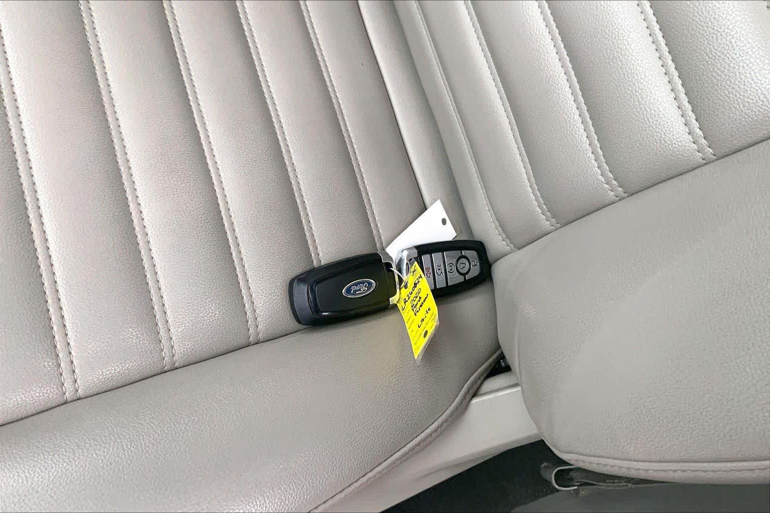 Used 2020 Ford Fusion SEL FWD image 15