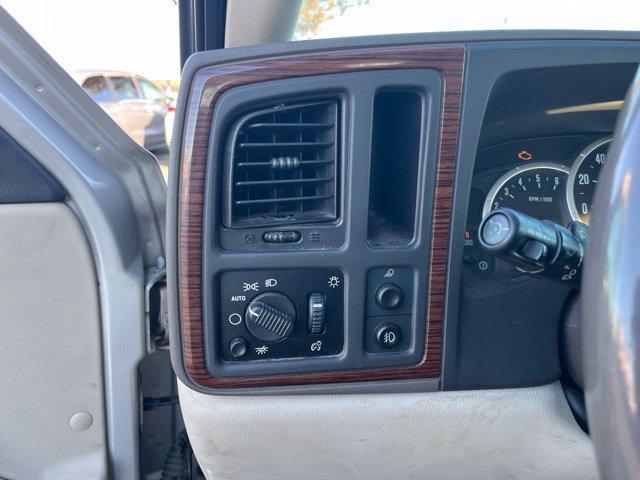 Used 2004 Cadillac Escalade EXT AWD/4WD image 28