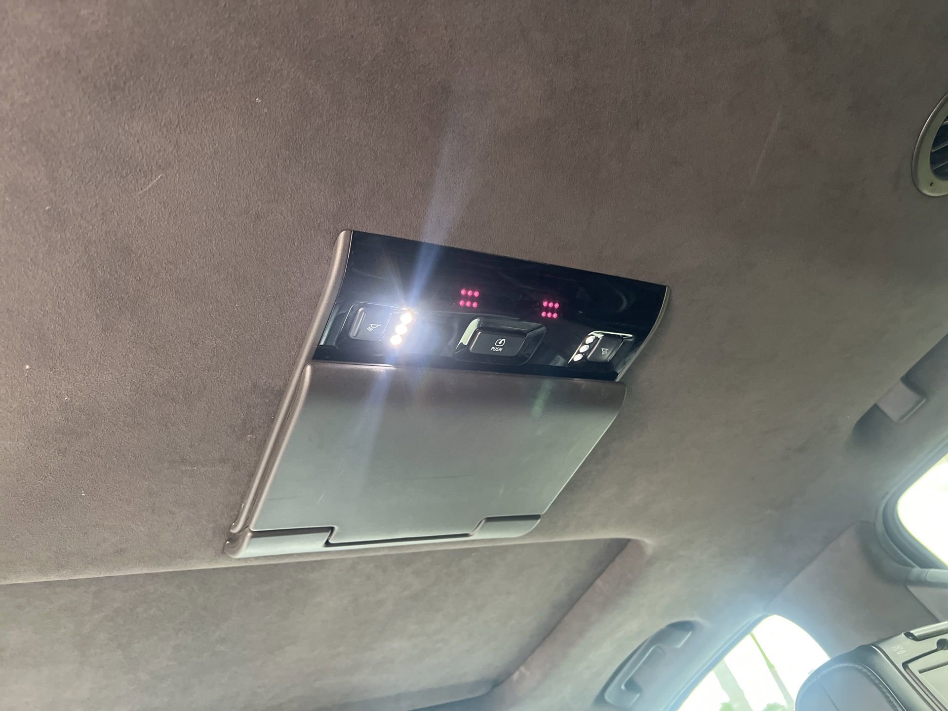 Used 2018 Cadillac Escalade ESV Platinum image 16