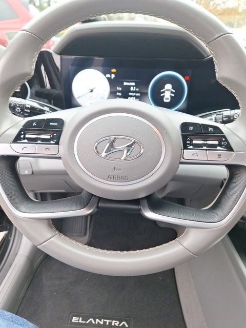 Used 2023 Hyundai Elantra SEL w/ Convenience Package image 19