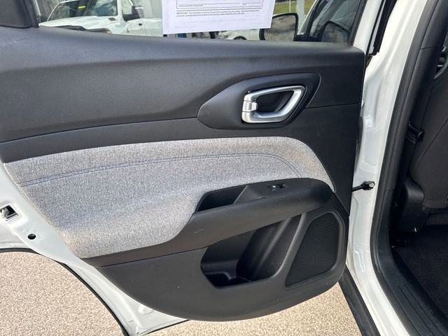 Used 2024 Jeep Compass Sport image 34