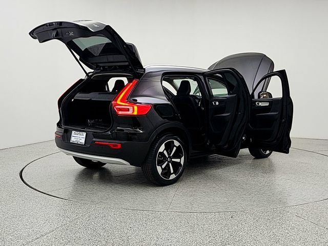 Used 2020 Volvo XC40 T5 Momentum w/ Protection Package AWD/4WD image 11