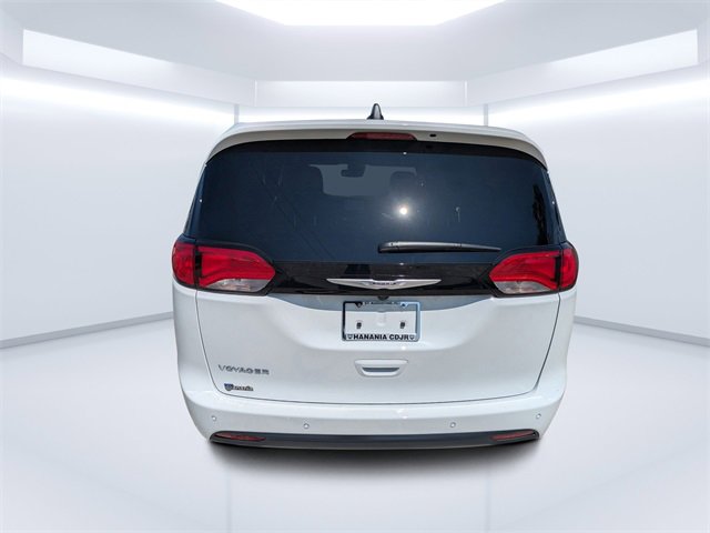 New 2025 Chrysler Voyager LX image 4