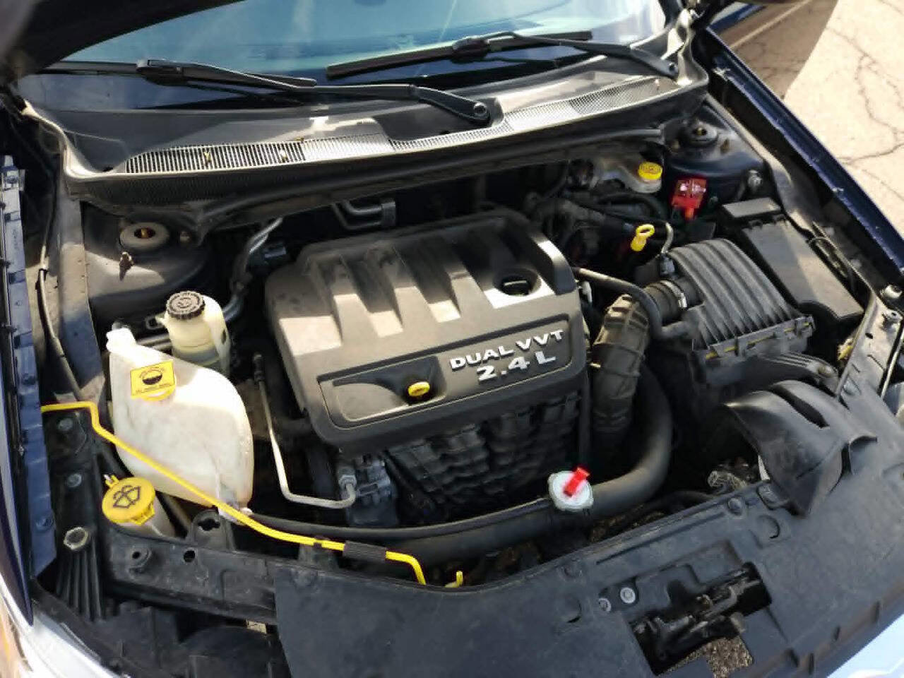 Used 2013 Chrysler 200 LX FWD image 29