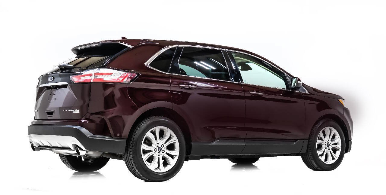 Used 2019 Ford Edge Titanium w/ Equipment Group 301A FWD image 3
