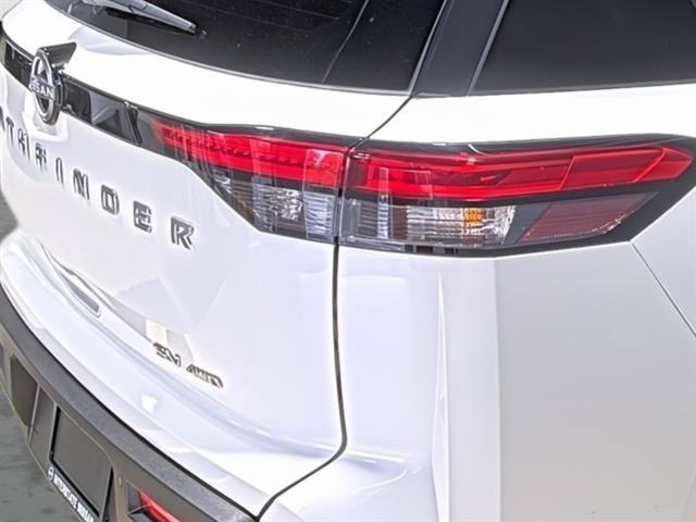 Used 2024 Nissan Pathfinder SV AWD/4WD image 14
