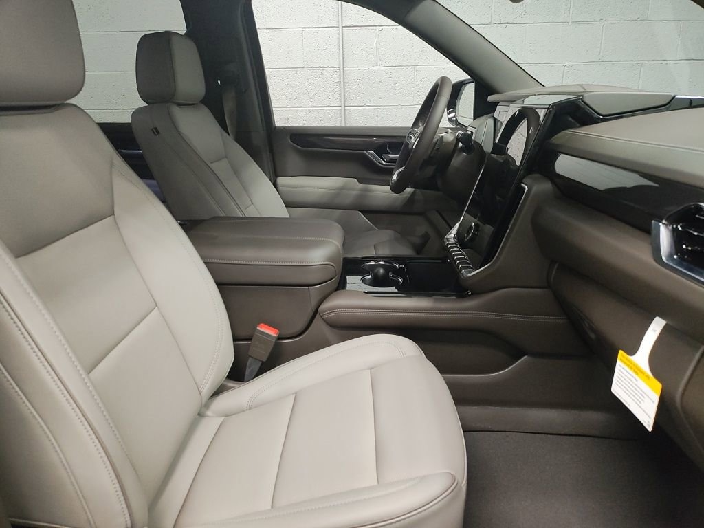New 2026 GMC Yukon Elevation image 7
