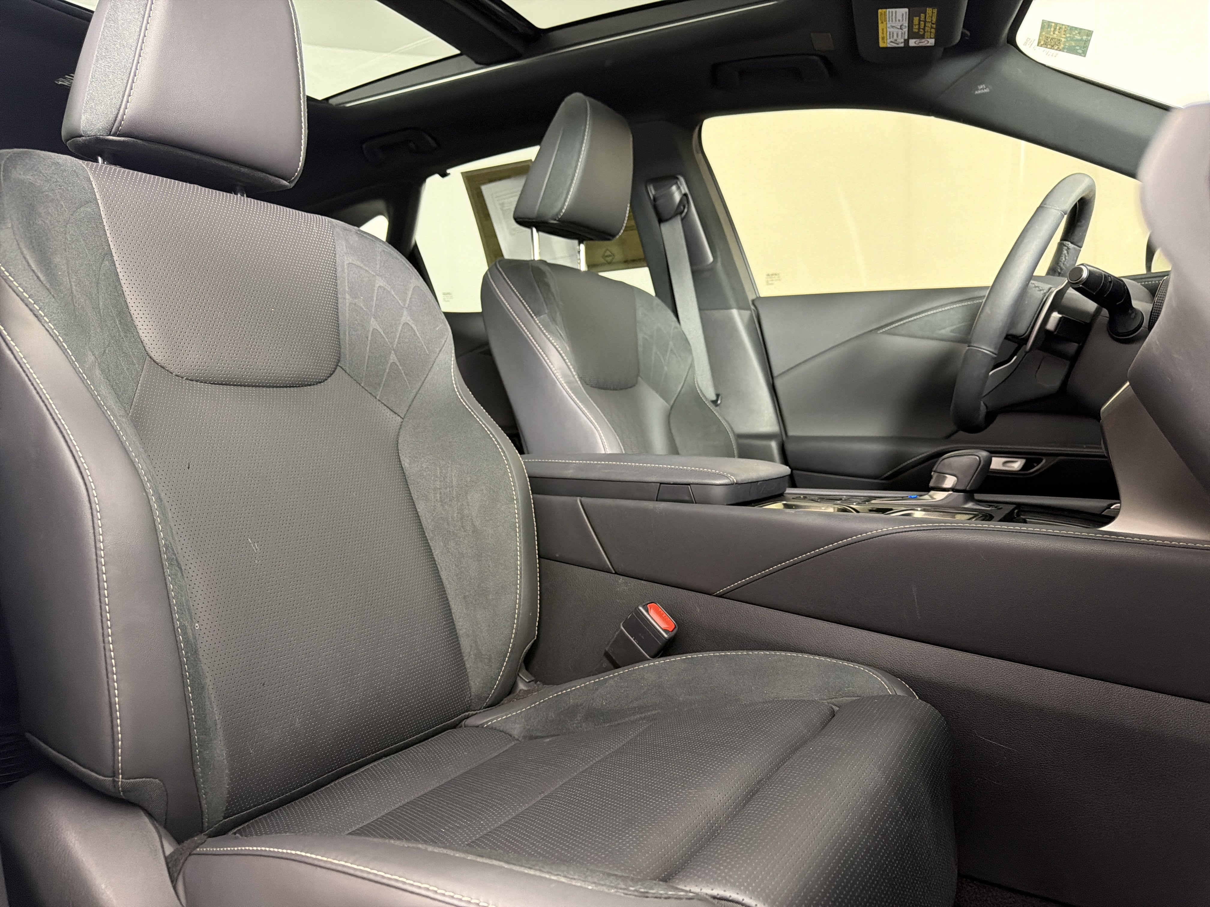 Used 2023 Lexus RX 350 w/ Accessory Package (Z1) AWD/4WD image 29