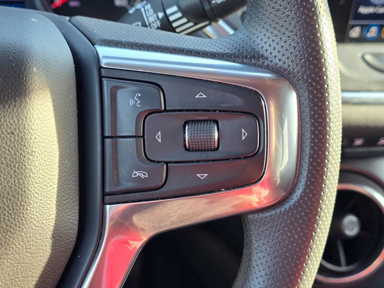 Used 2022 Chevrolet Blazer LT FWD image 23