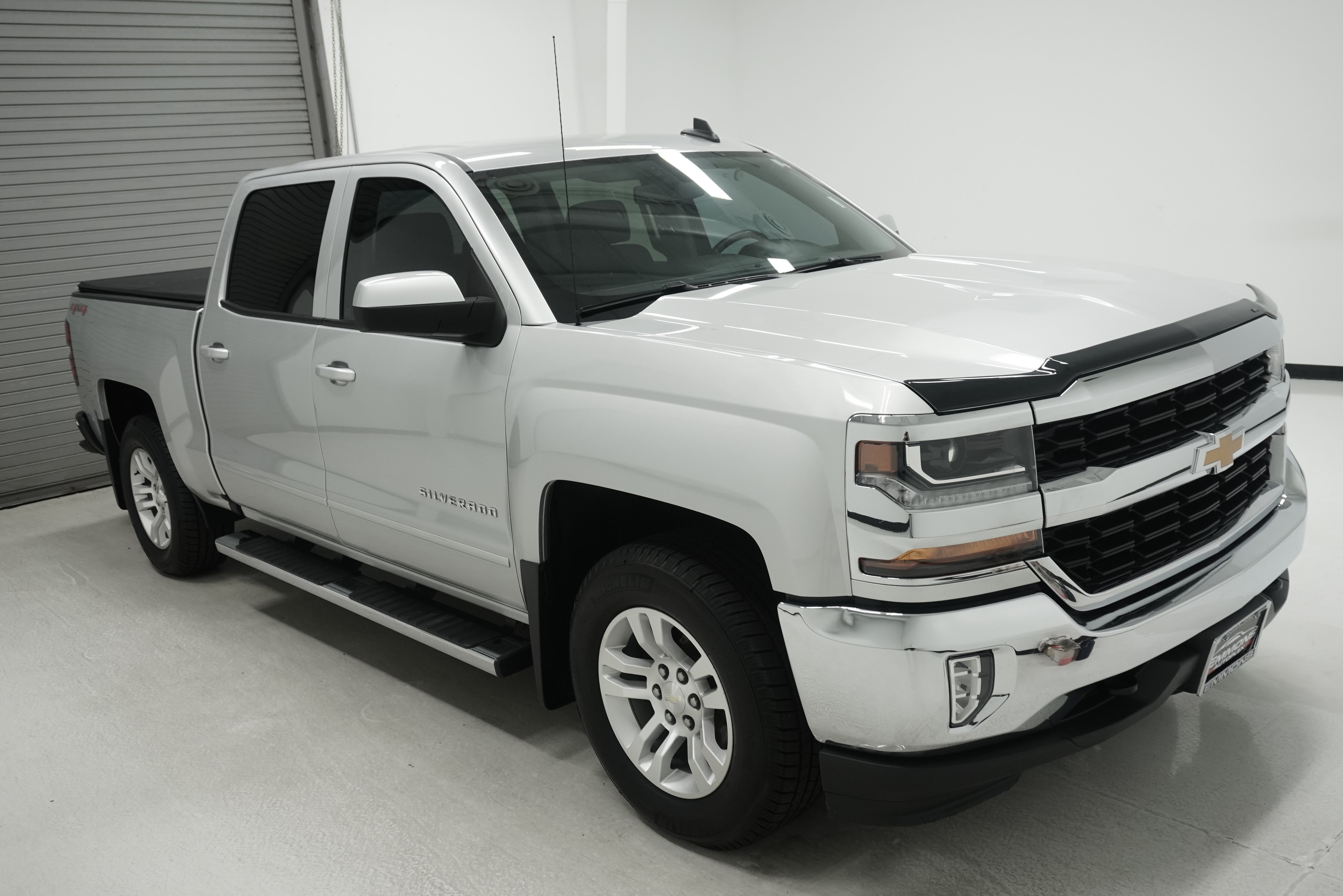 Used 2017 Chevrolet Silverado 1500 LT w/ All Star Edition AWD/4WD image 3