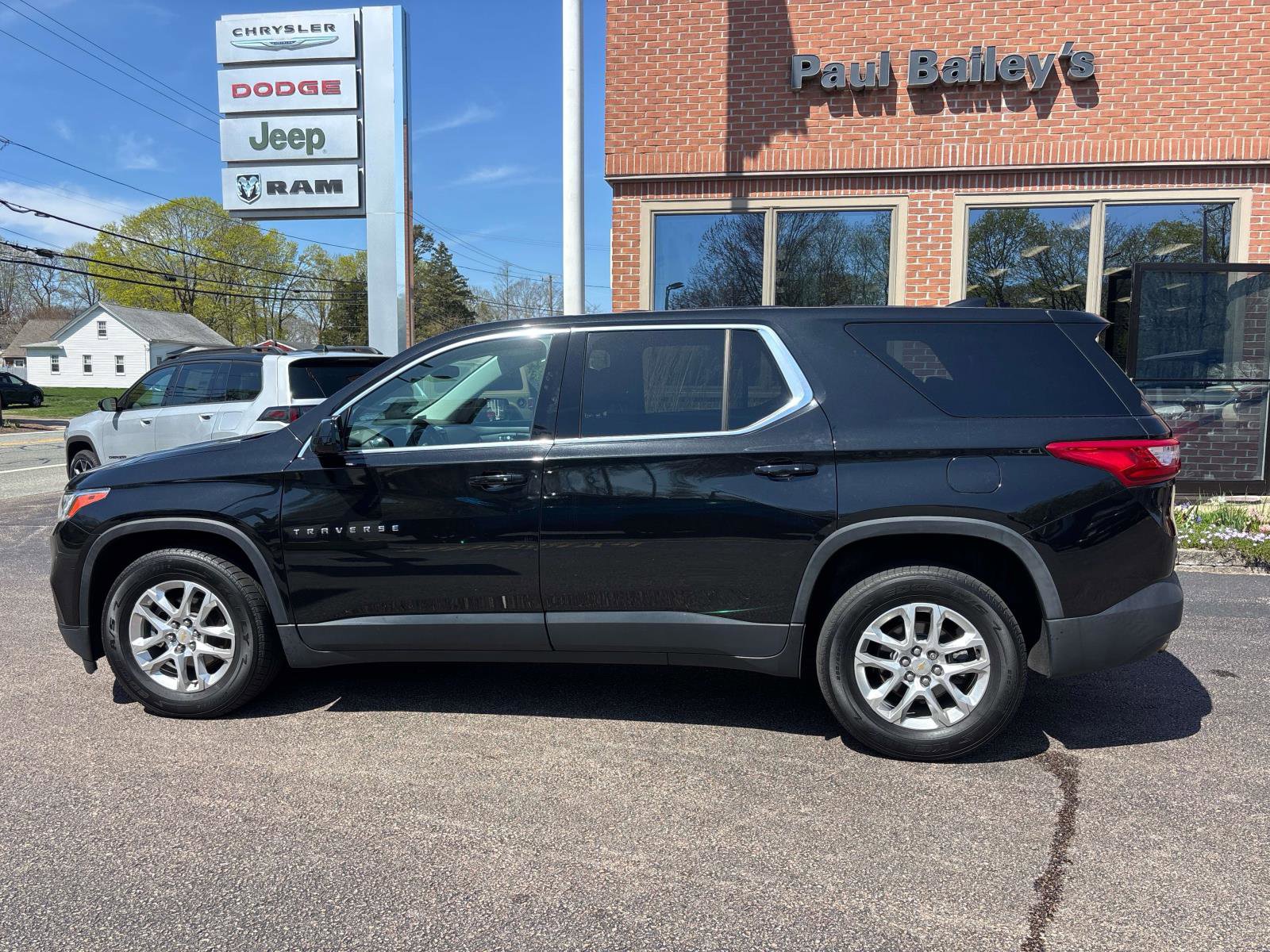 Used 2018 Chevrolet Traverse LS AWD/4WD image 3