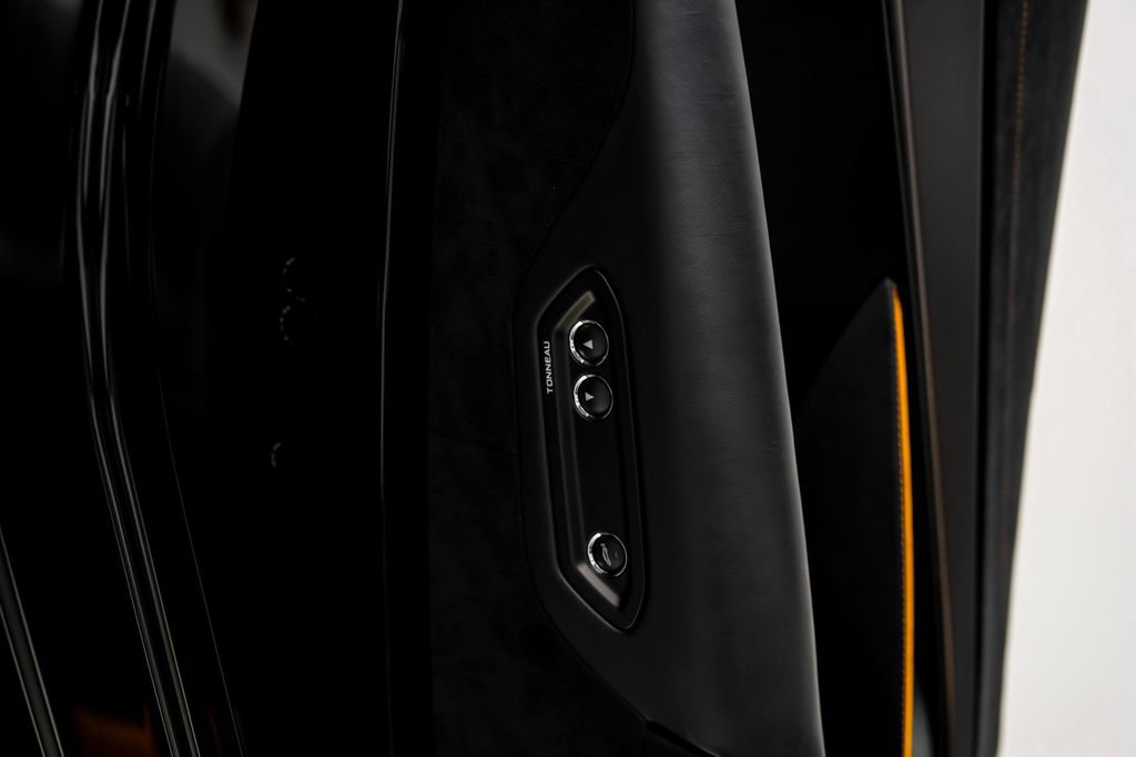 Used 2026 McLaren 750S Spider RWD image 46