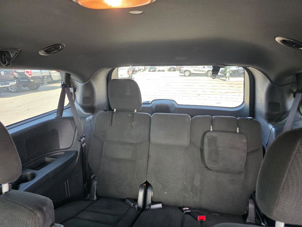 Used 2015 Dodge Grand Caravan SE image 7