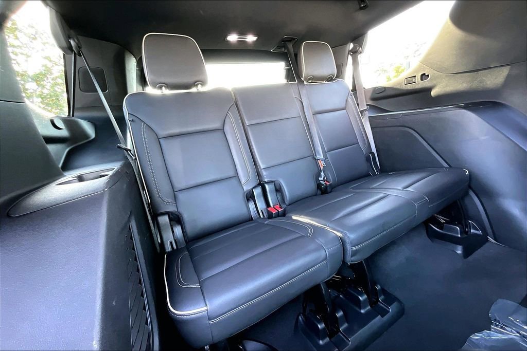 Used 2022 GMC Yukon SLT w/ SLT Premium Package image 34