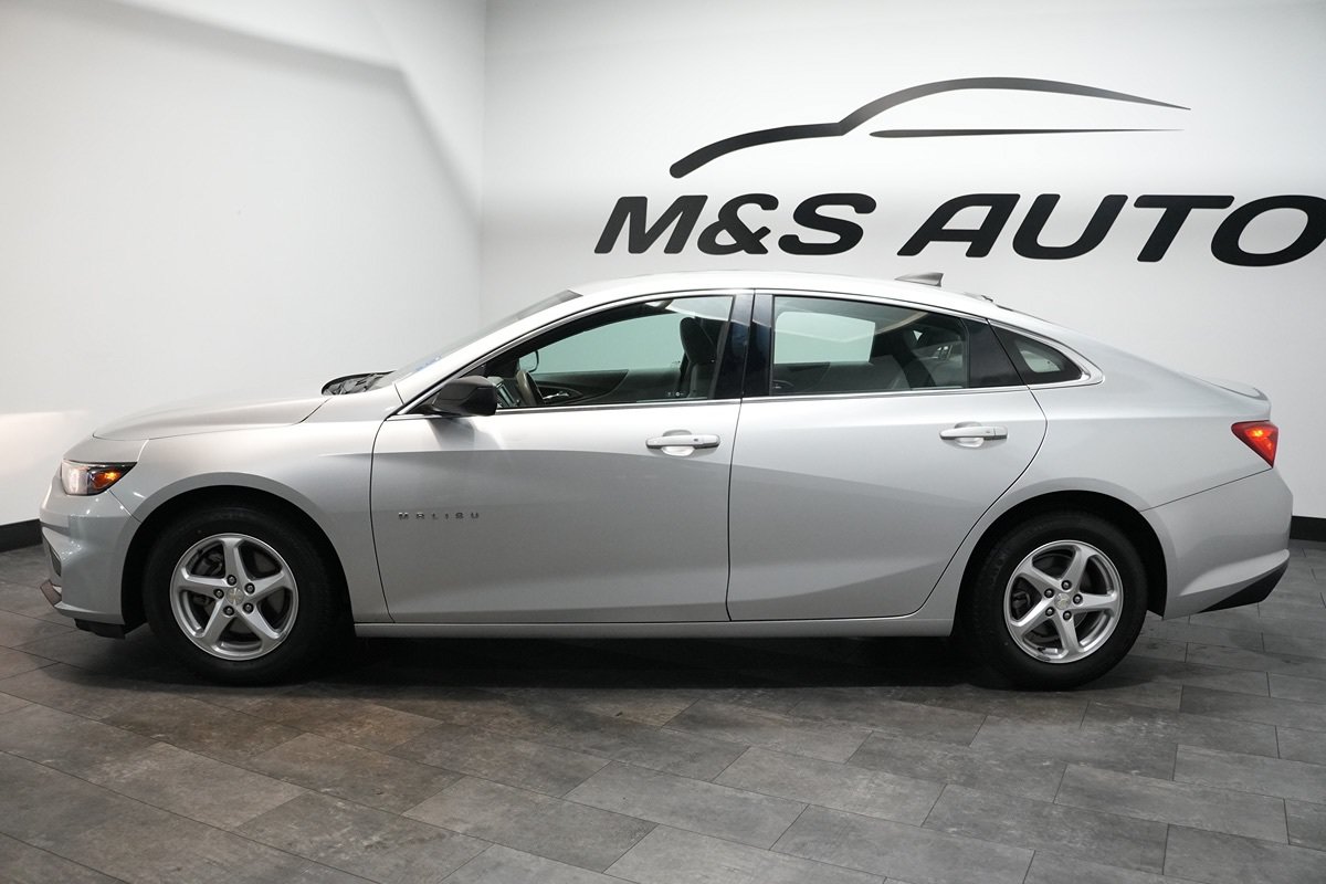 Used 2018 Chevrolet Malibu LS FWD image 3
