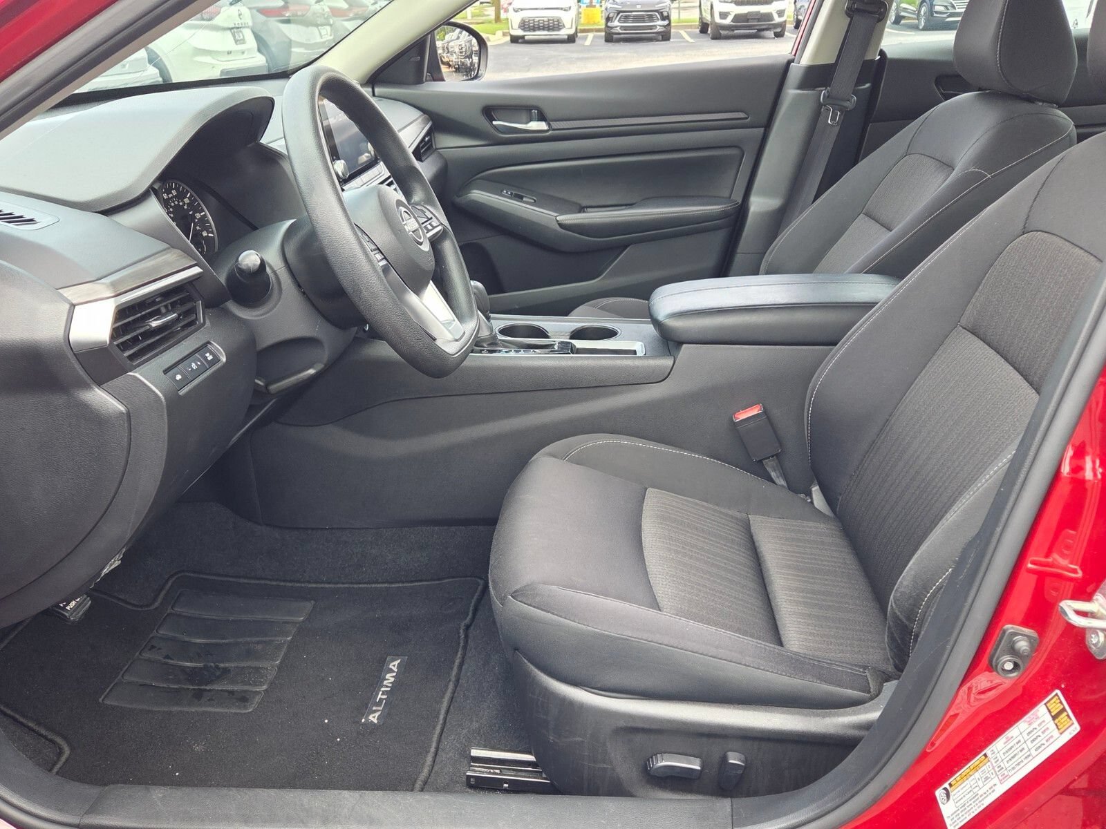 Used 2025 Nissan Altima 2.5 SV FWD image 5