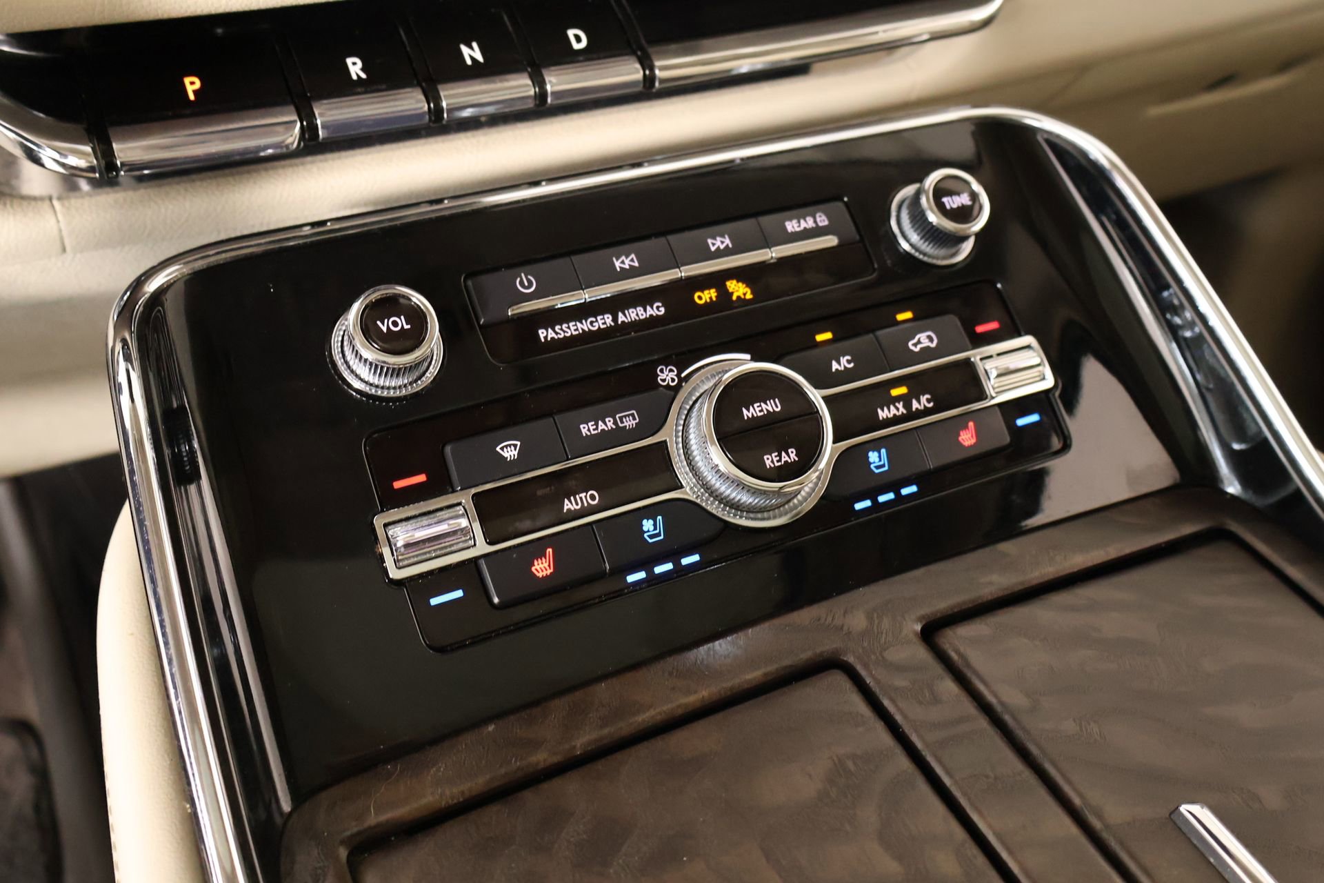 Used 2019 Lincoln Navigator Reserve AWD/4WD image 8
